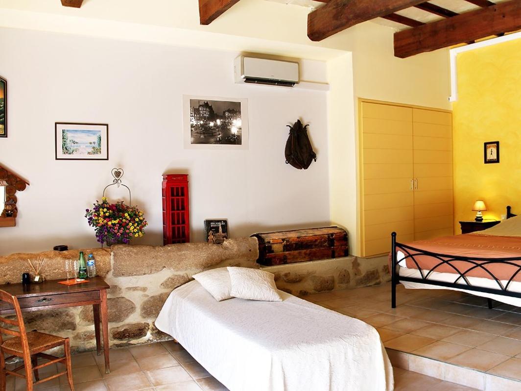 Le Clos De La Tuiliere Grignan Room photo